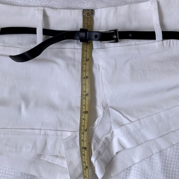 White low rise mini shorts with belt - Picture 8 of 8